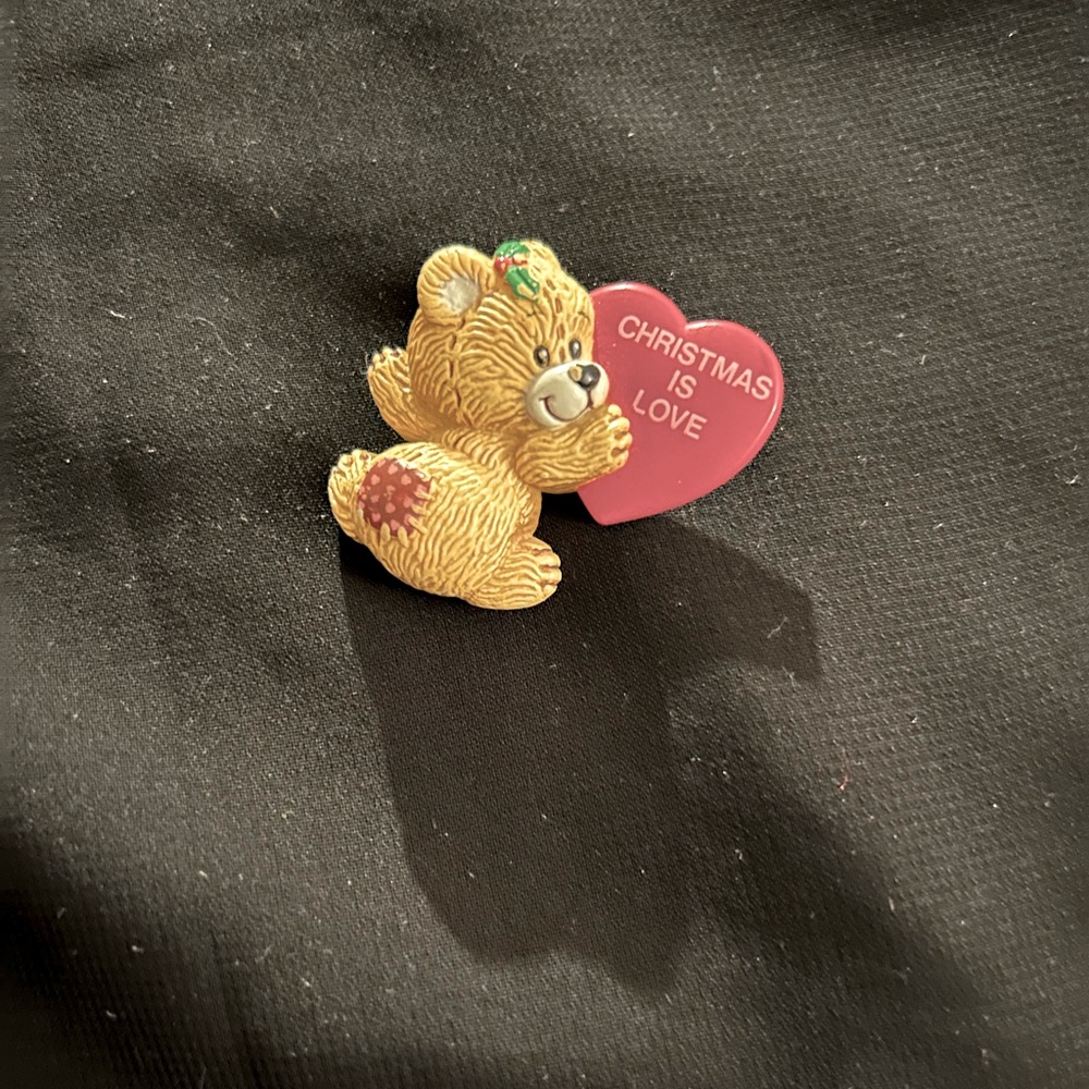 VTG Plastic Cute Christmas Teddy Bear brooch. By Rag Tag Teddy’s. Adorable!!